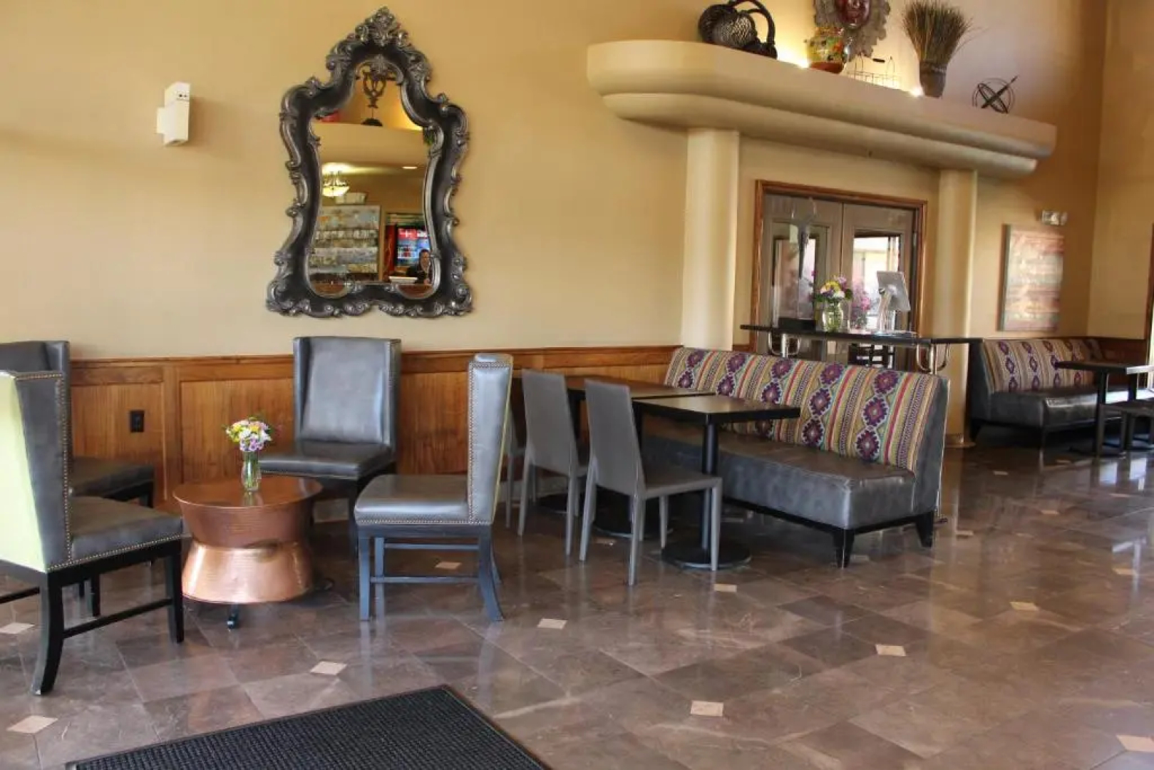 Oxford Suites Redding