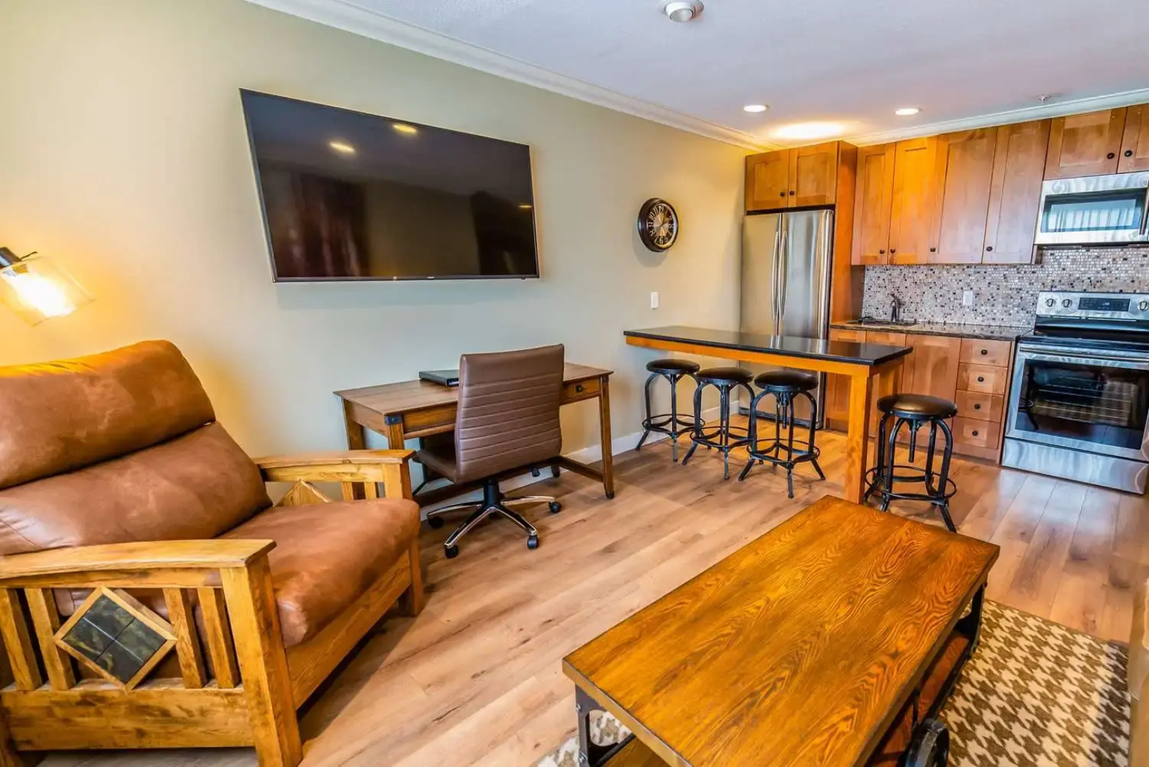 Prestige Hudson Bay Lodge & Conference Centre, WorldHotels Crafted Collection