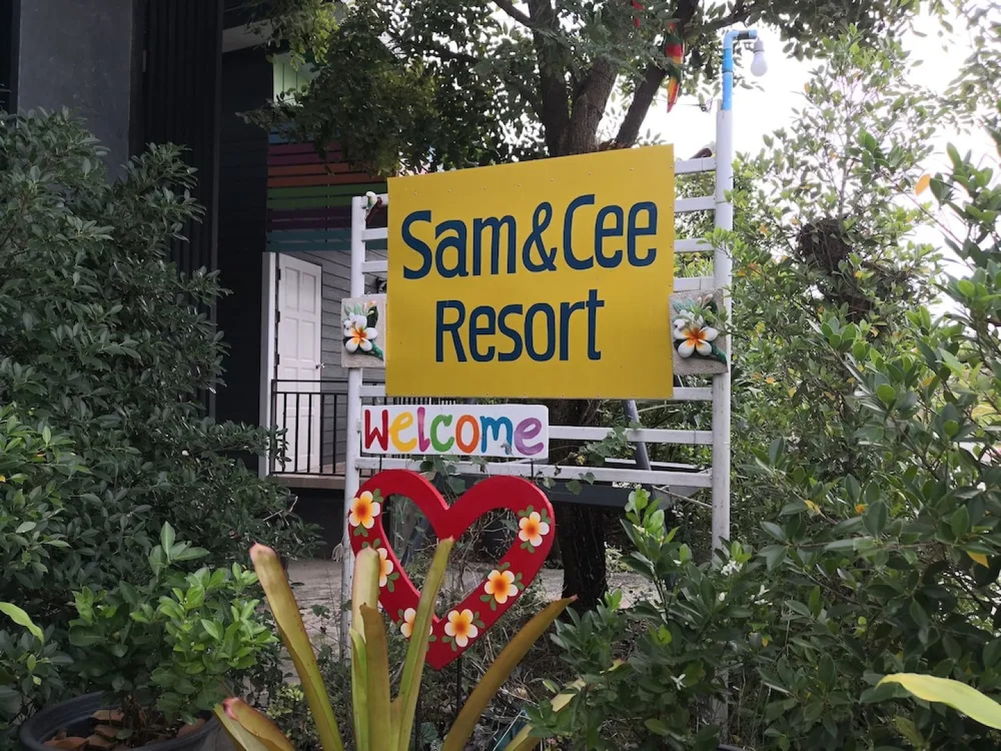 Sam Cee Resort
