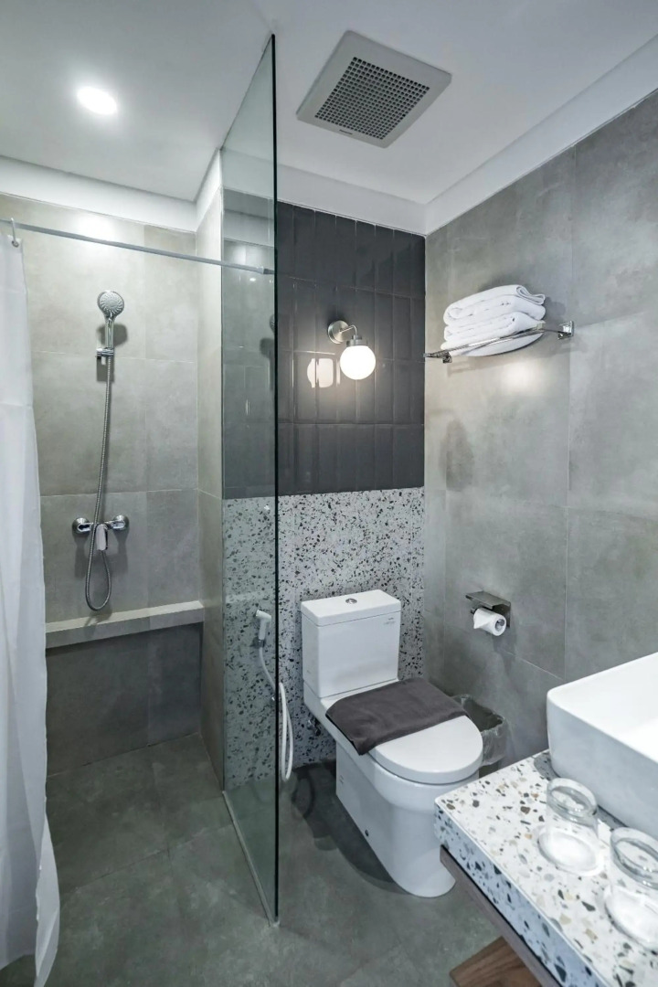 LOA Living Solo Baru