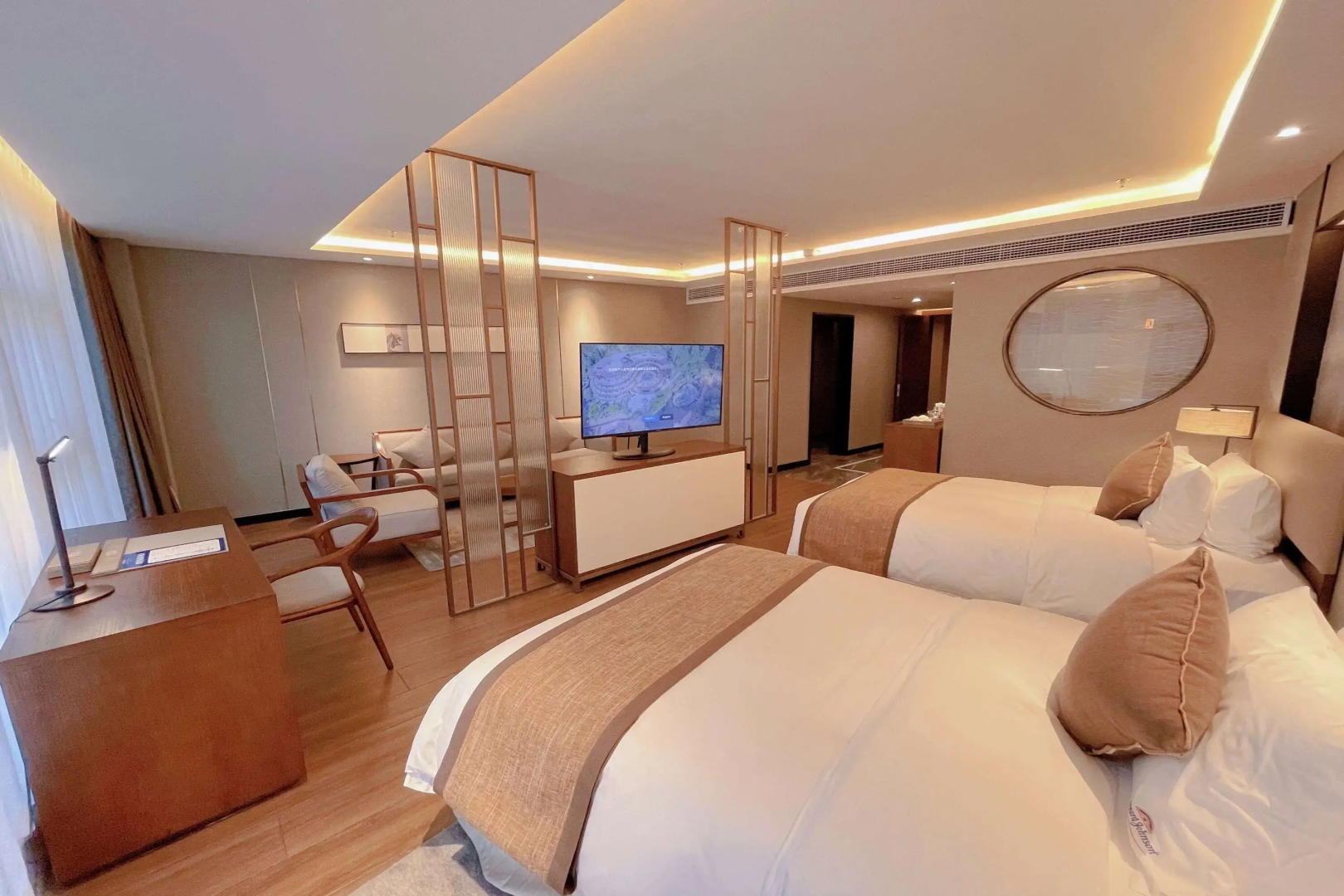 Howard Johnson By Wyndham Lake Serenity Hotel Neijiang