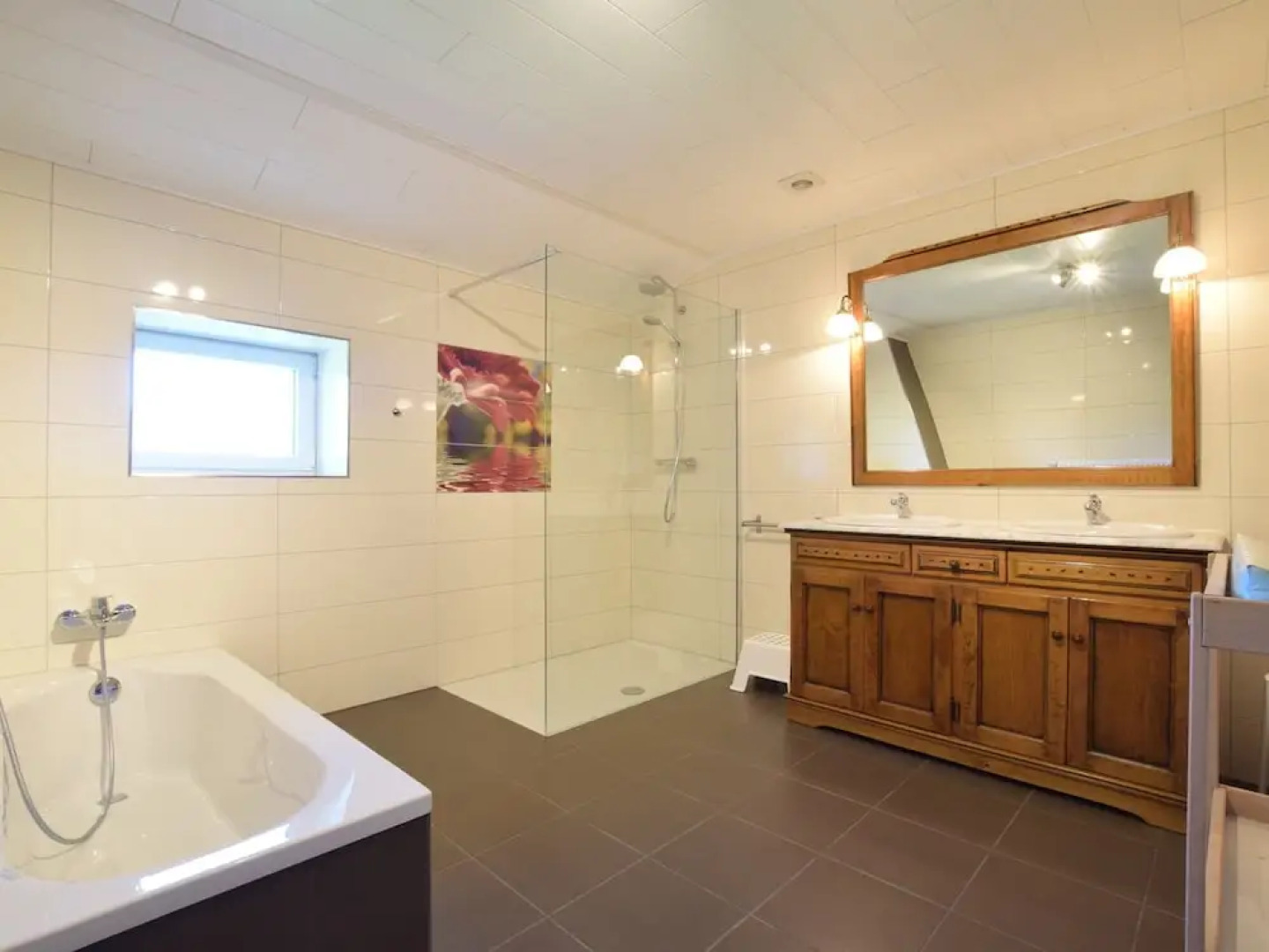 Lavish Holiday Home in Chassepierre With Terrace