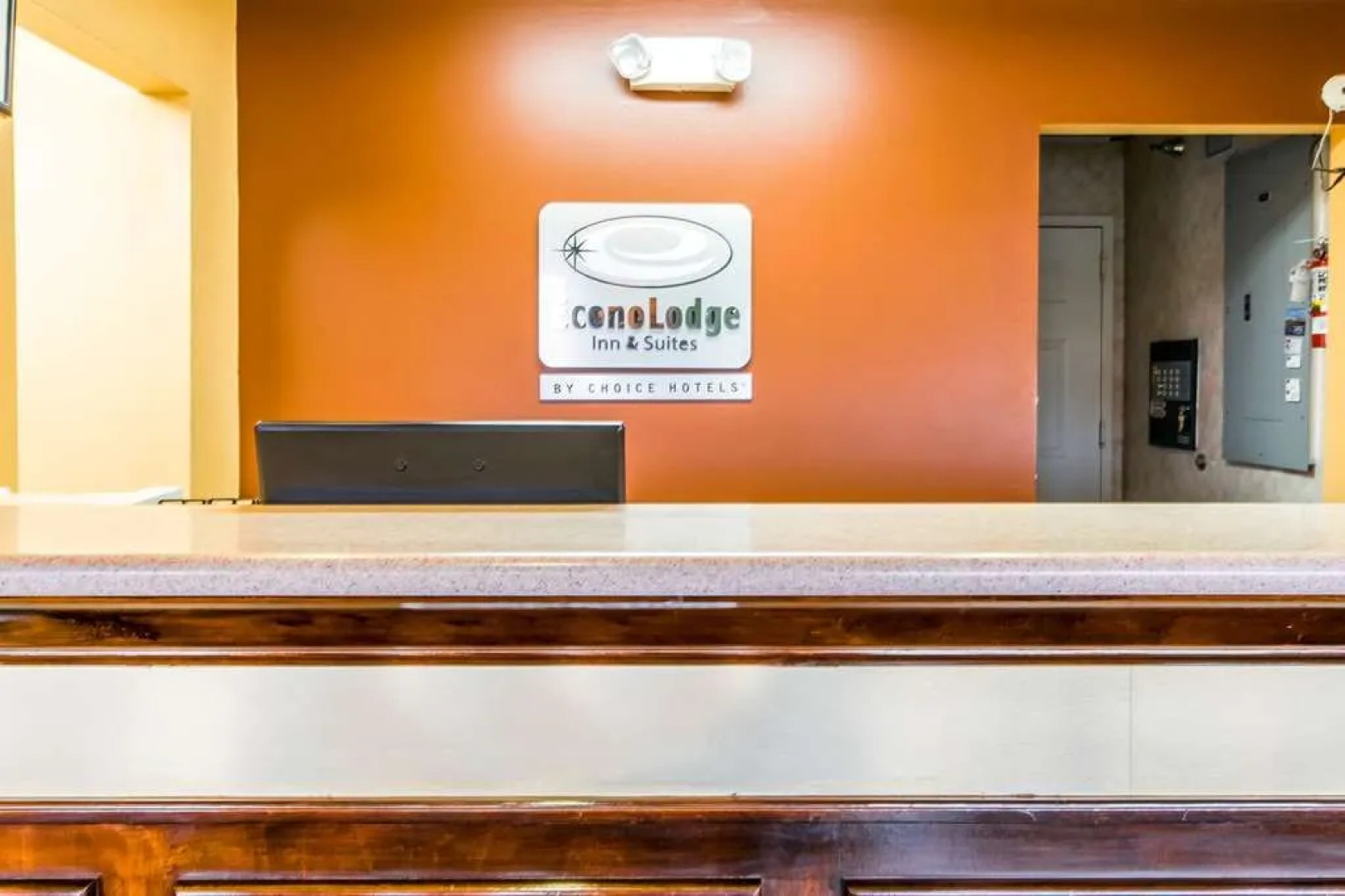 Econo Lodge Inn & Suites I-65