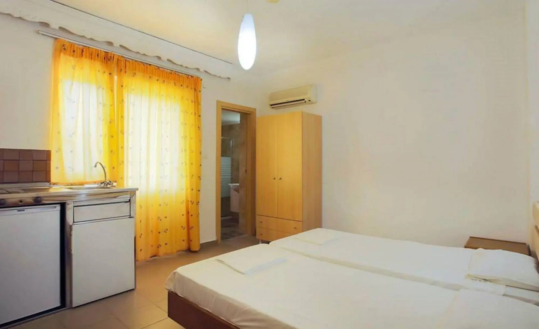 Tinas Plus Hotel