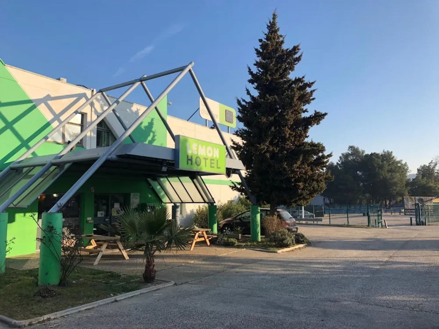 Lemon Hotel Avignon Rochefort du Gard