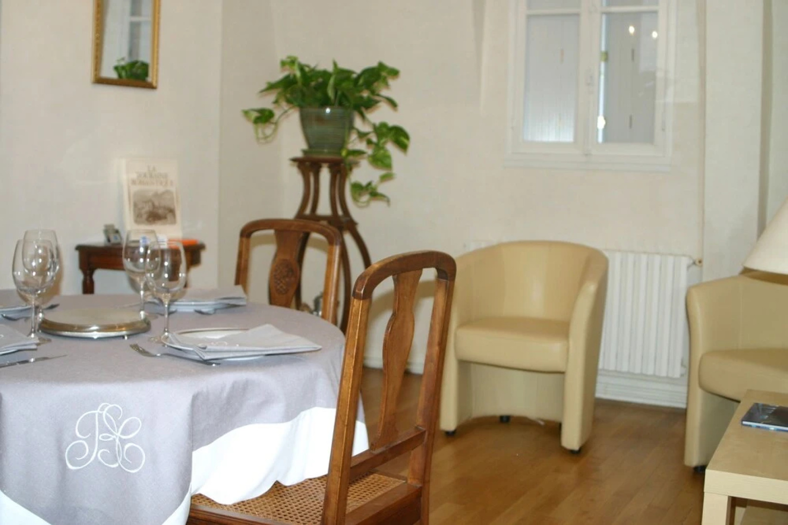 La Touraine Romantique Basilique Plumereau