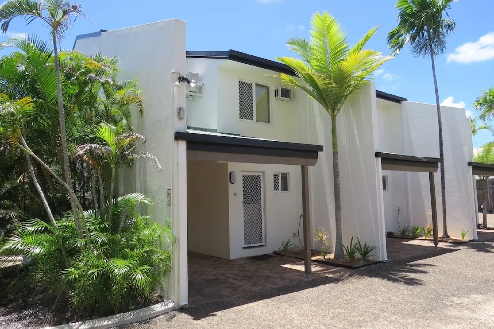 The Shores Holiday Apartments