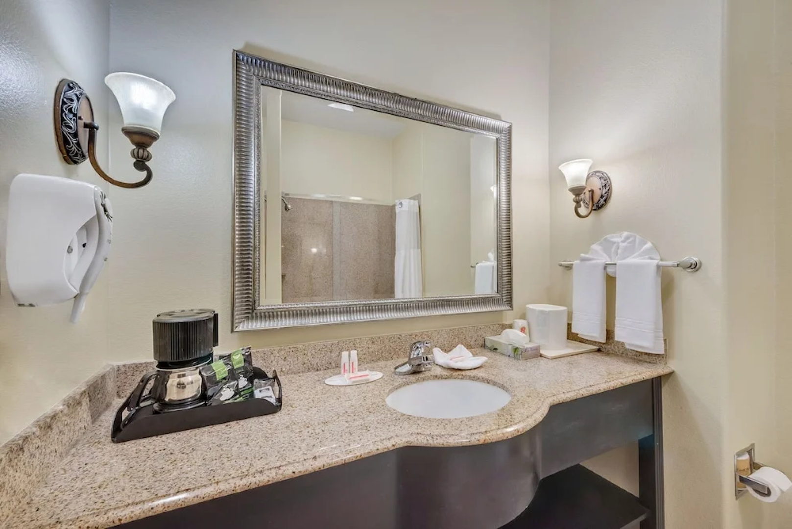 Best Western Plus Arena Inn & Suites