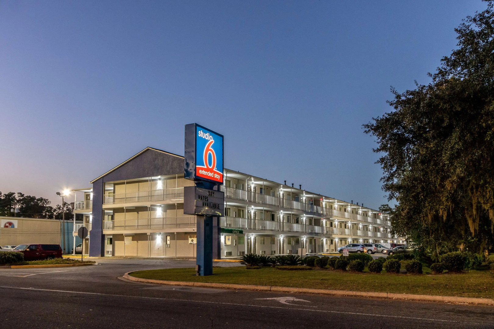 Studio 6 Savannah, GA