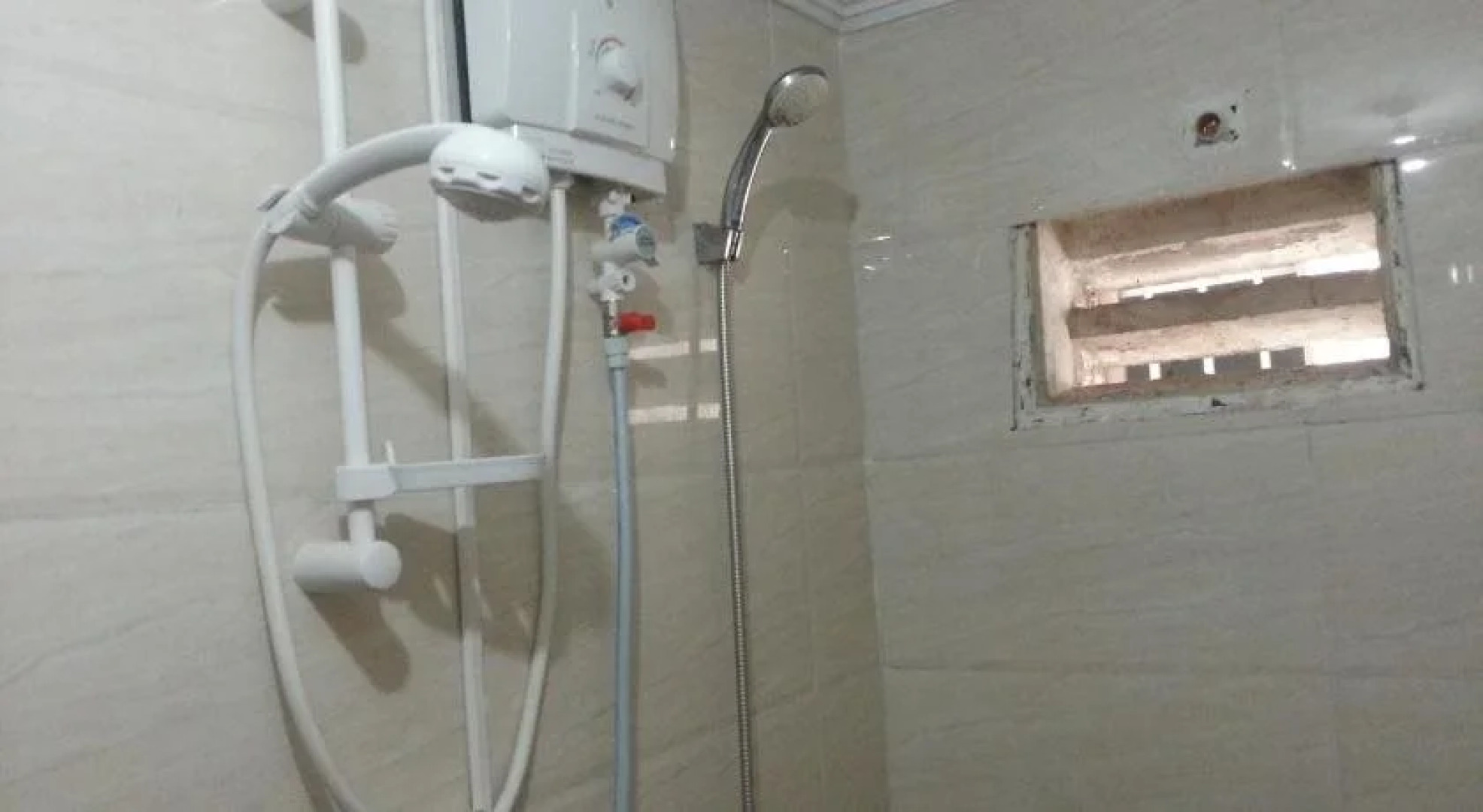 Moon River Guesthouse & Restaurant