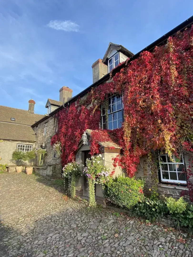 Three Cocks Coaching Inn