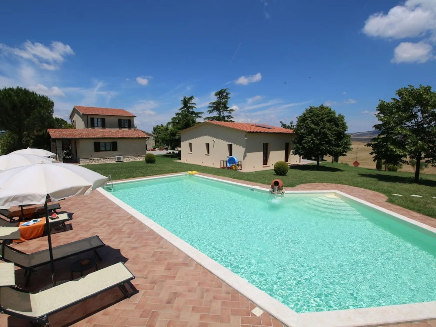 Farmhouse on a hill in the breathtaking Tuscan countryside