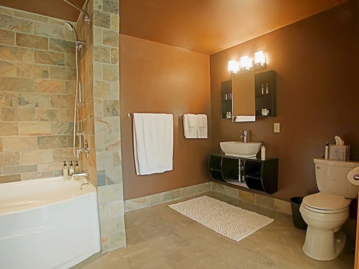 Bowen Island Hideaway