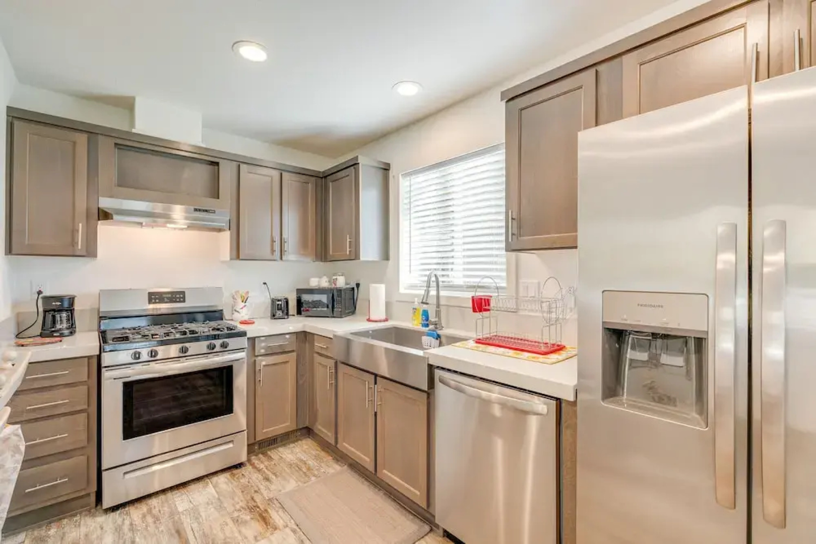 Community Pool & On-site Farm: Placerville Cottage