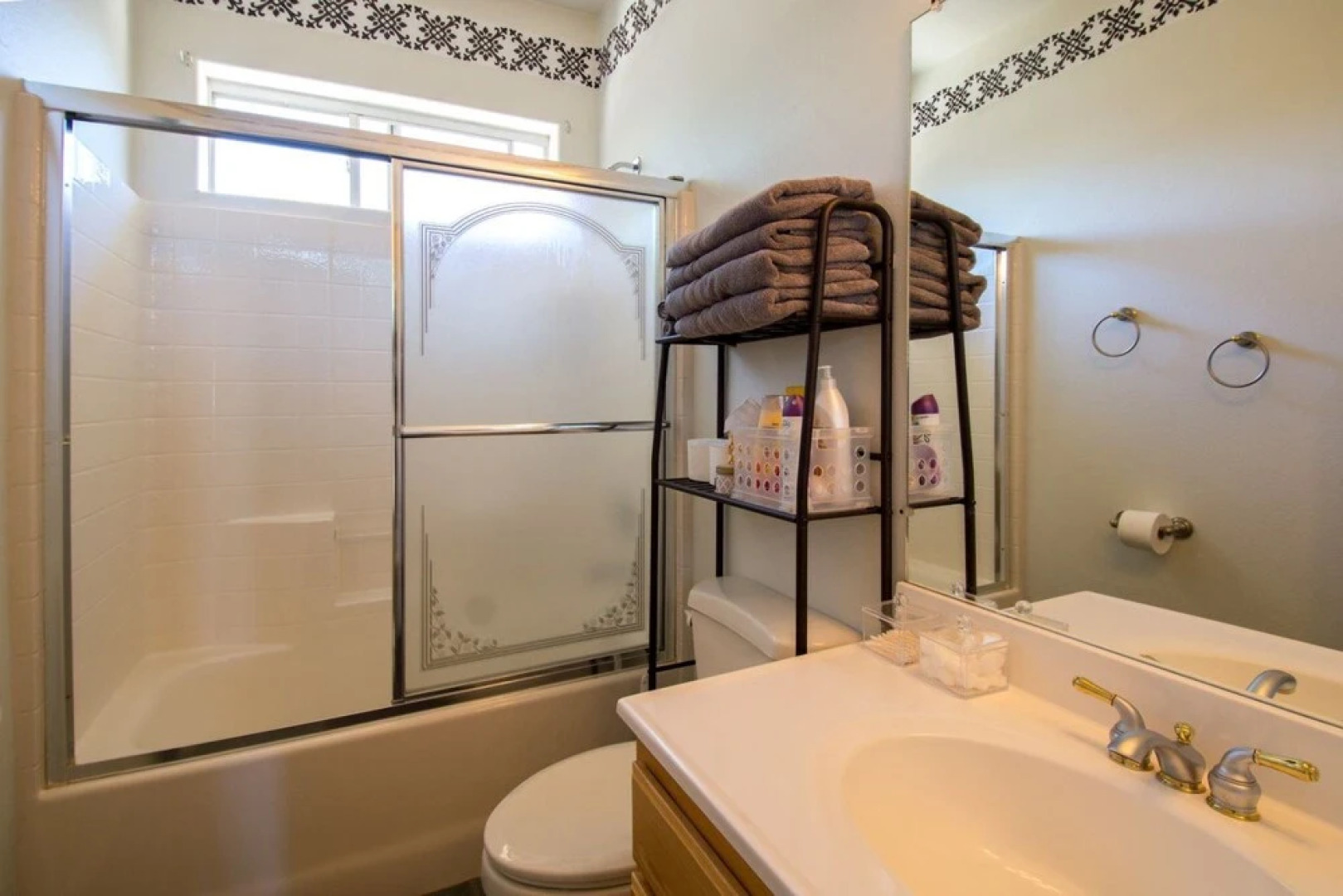 Cheery Canyon Cottage