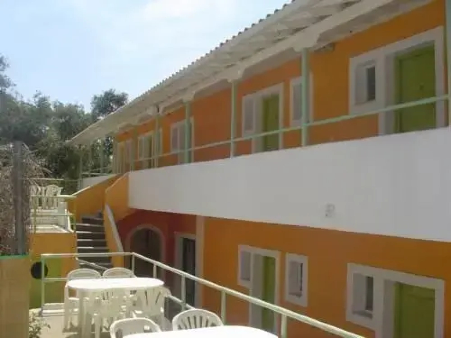 Coryfo Studios & Apartments