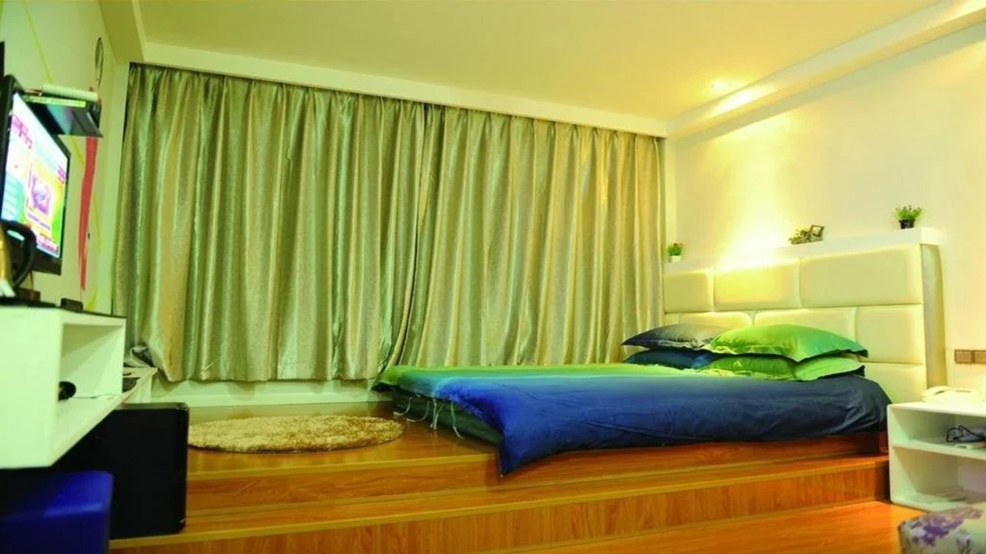 Dongyang Z Business Hotel