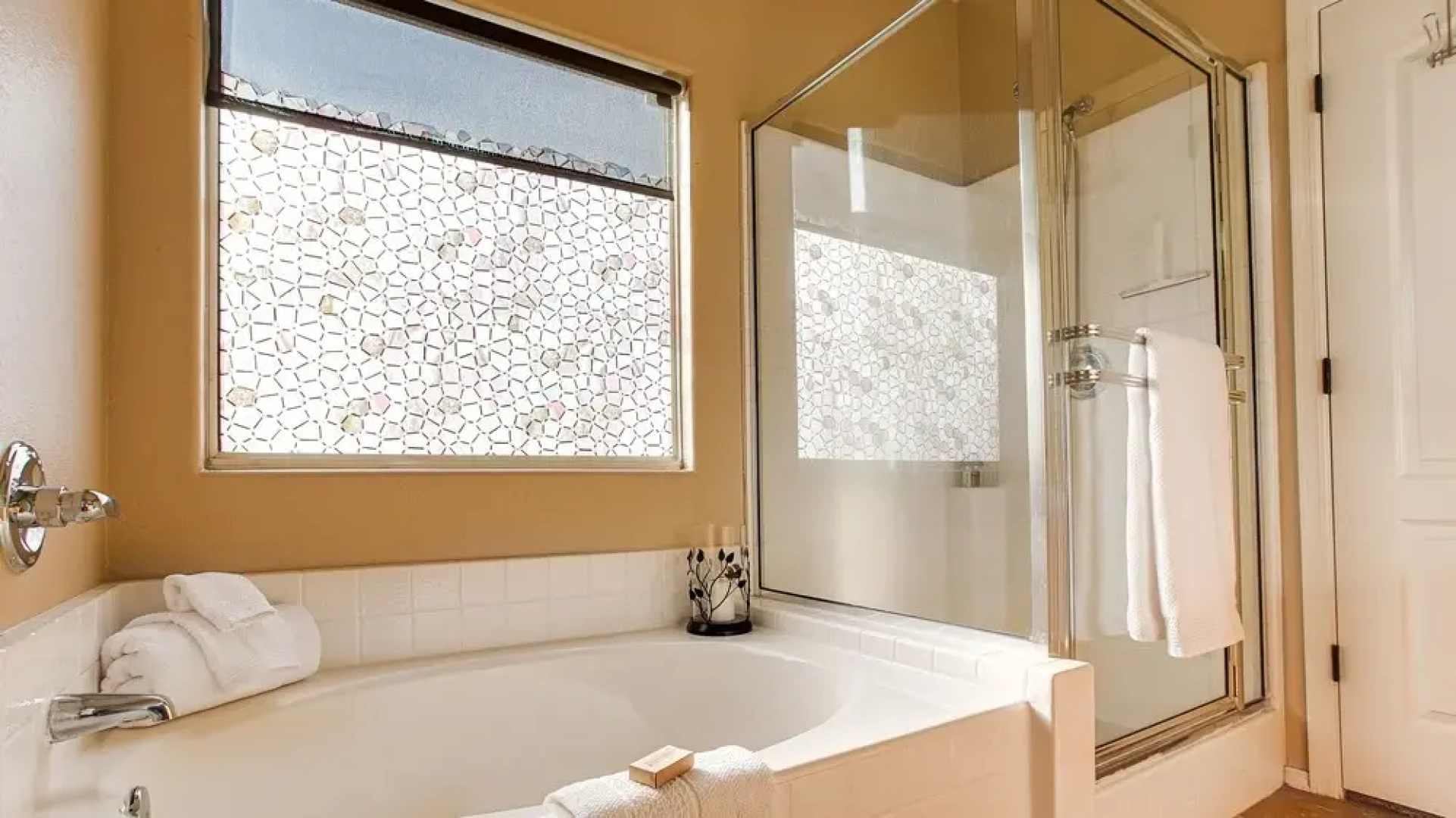 120th Avondale 3 Bedroom Home by RedAwning