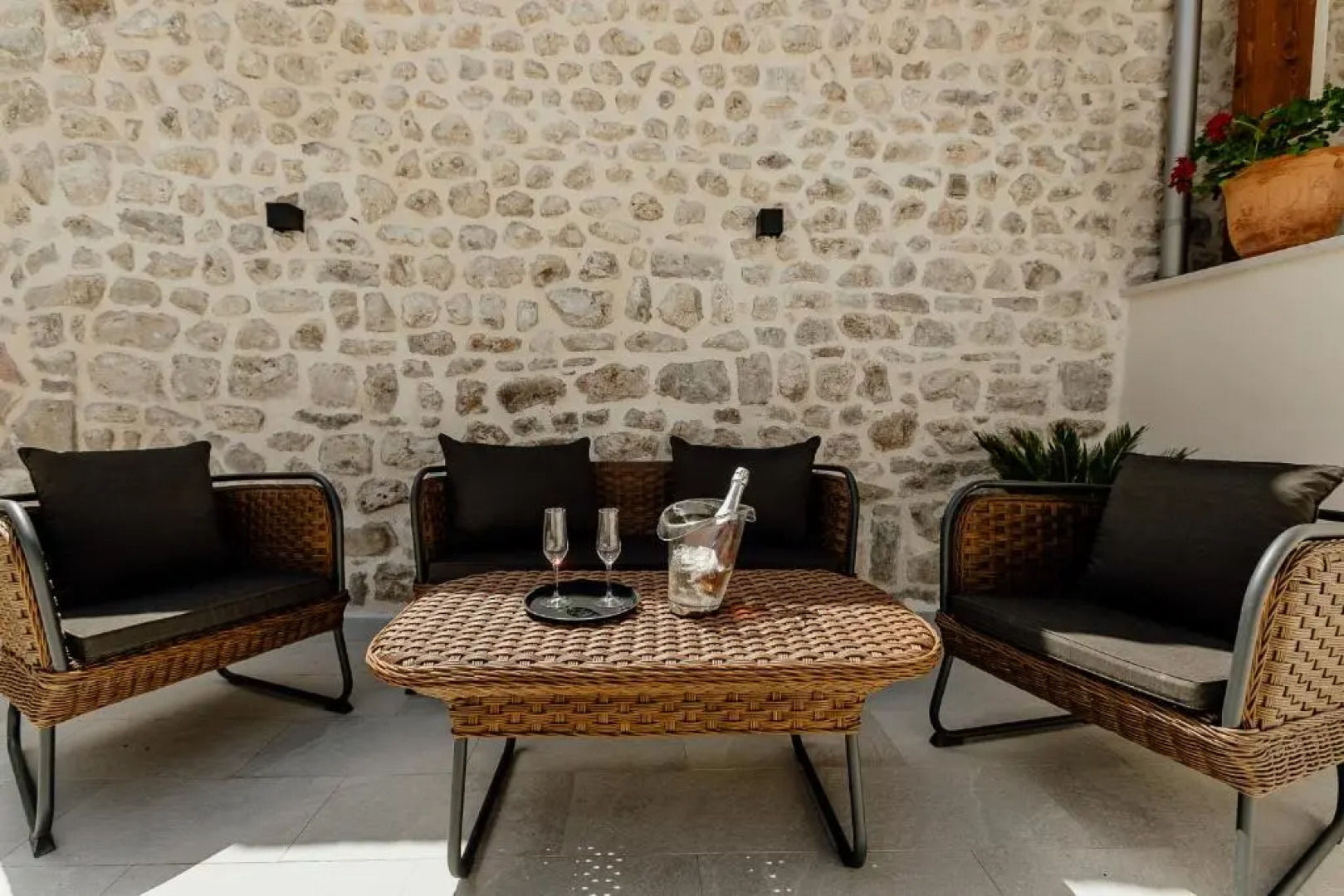 Conte Hotel & Restaurant