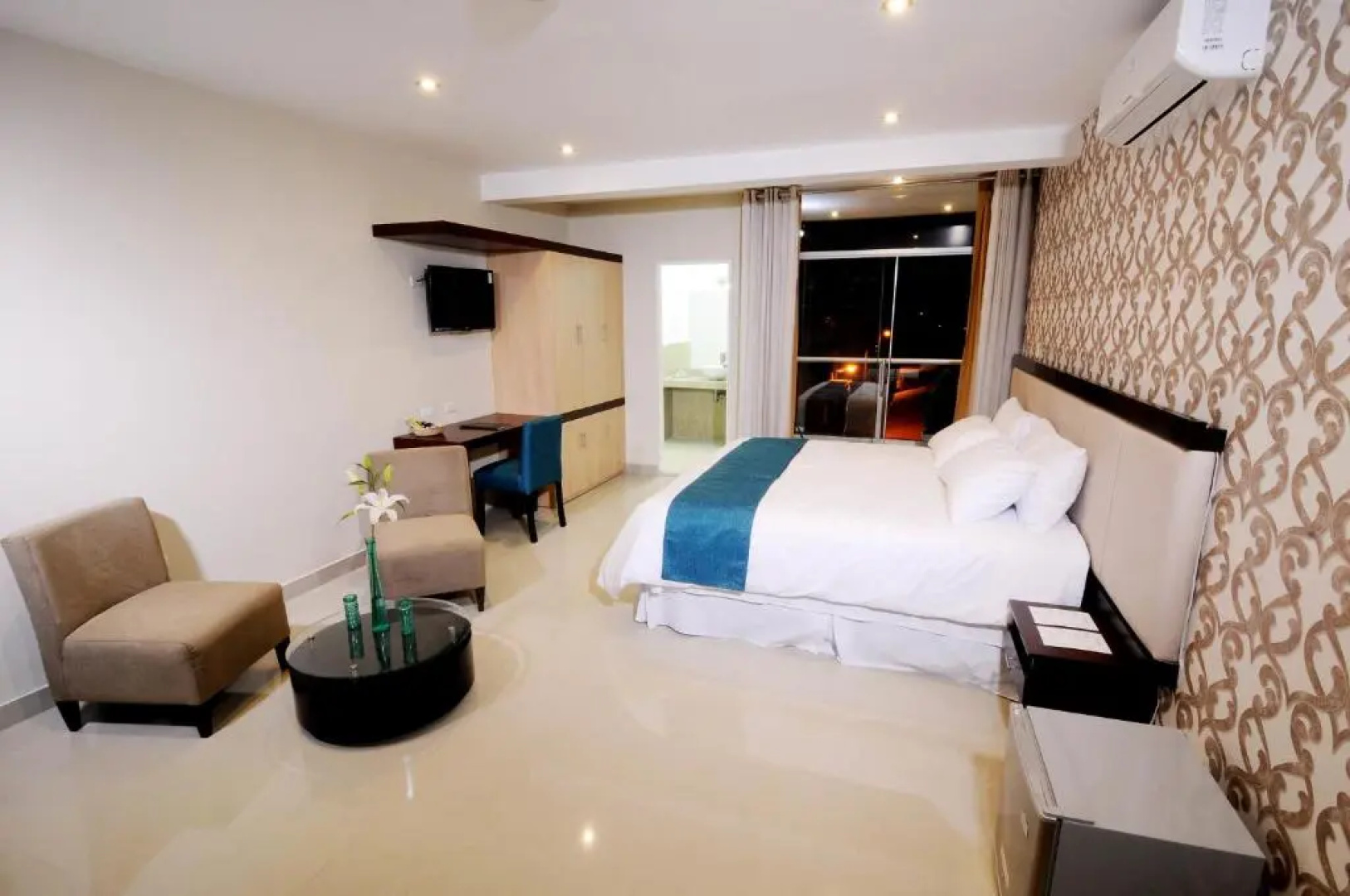 Dom Hotel