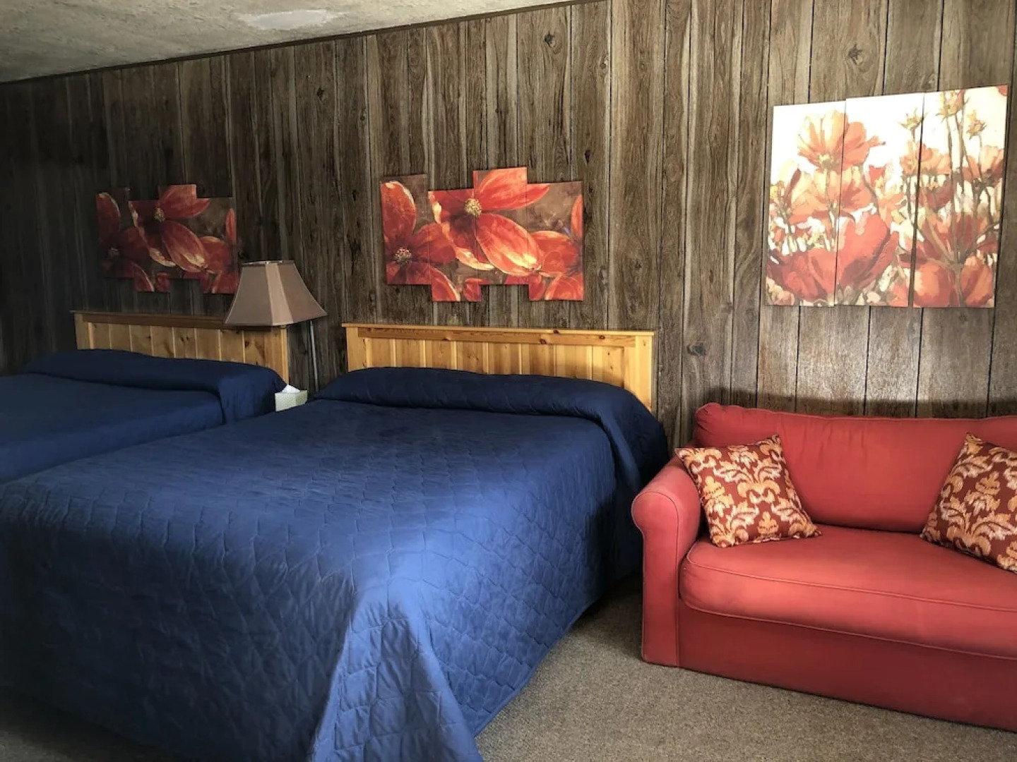 Rustic Inn Motel