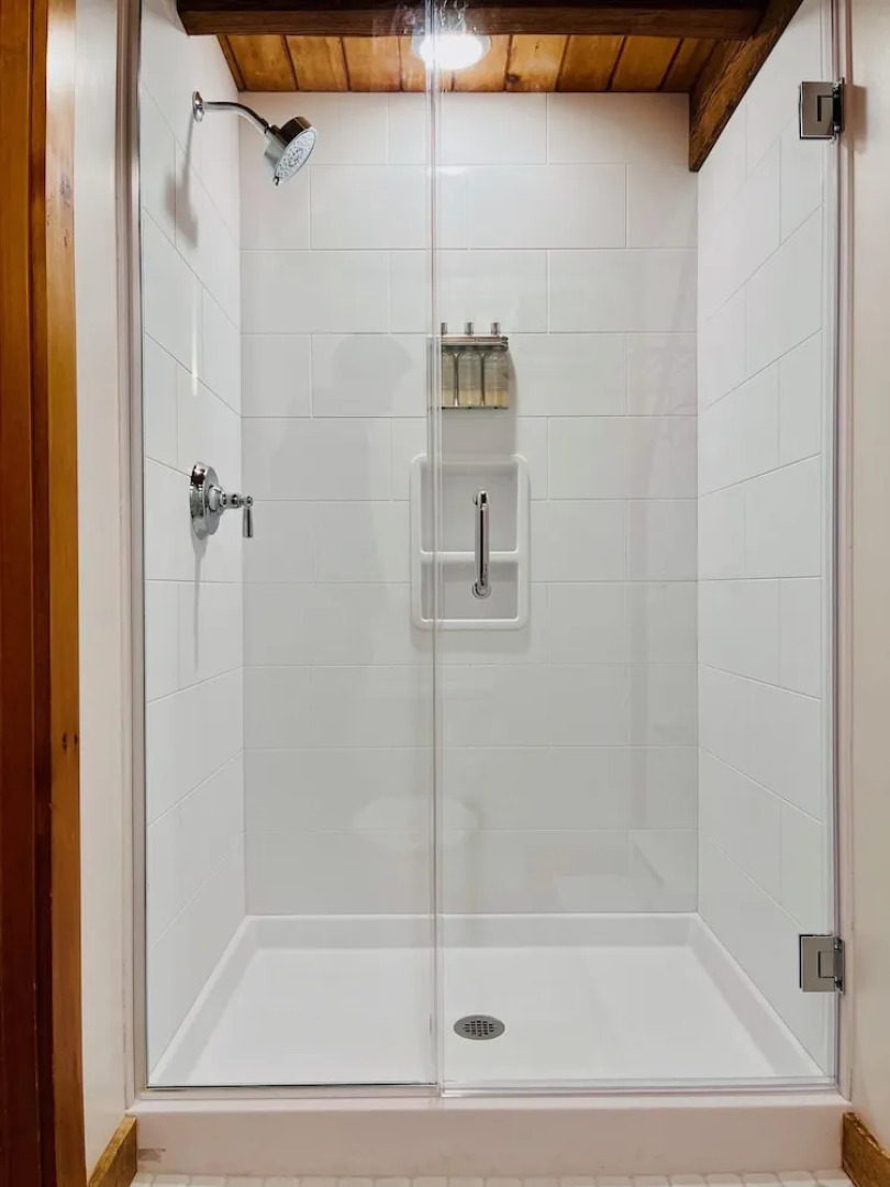 Seven Sea Street Inn