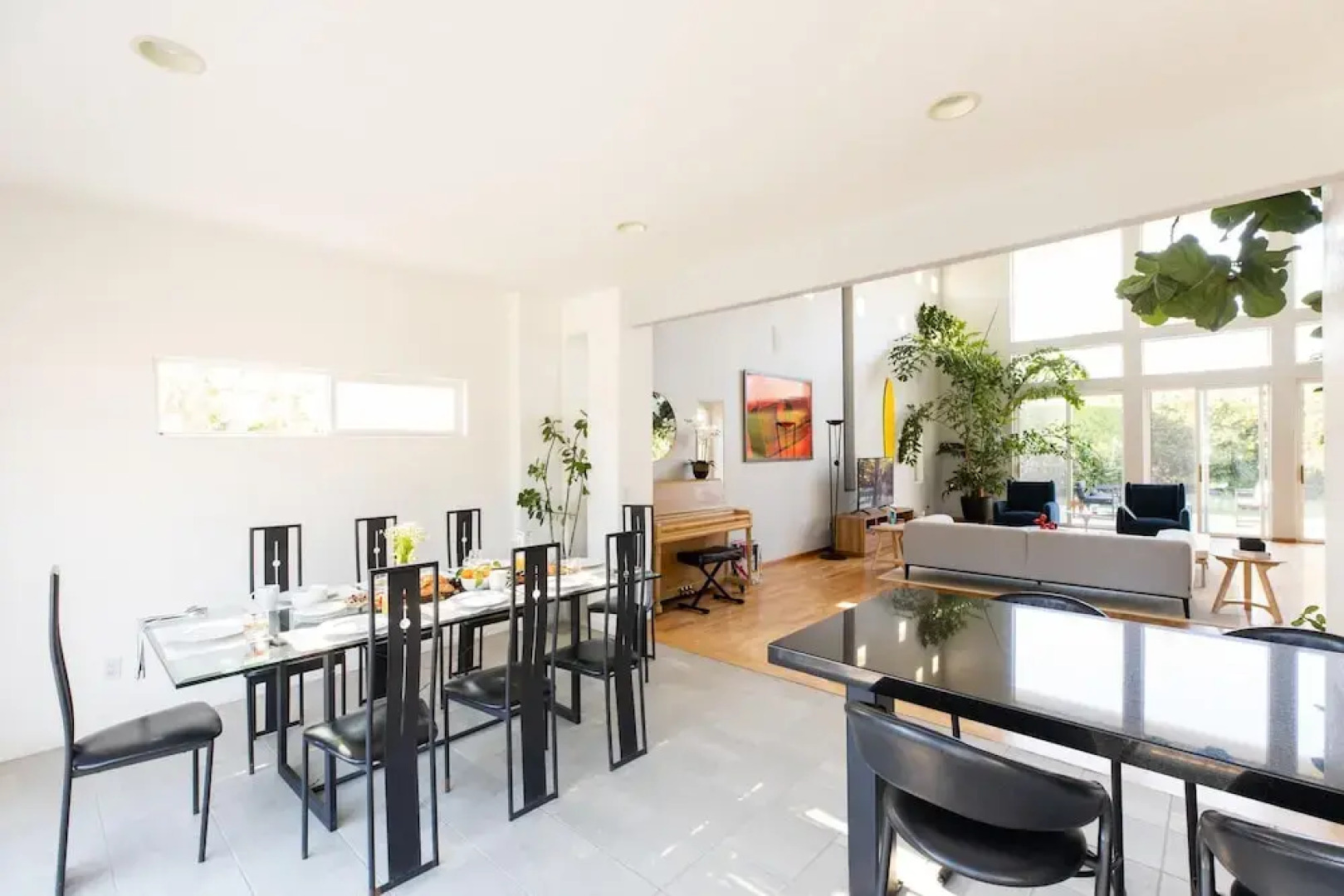 Beachcomber by AvantStay | 1 Block from Beach - Modern Estate w/ Ocean Views