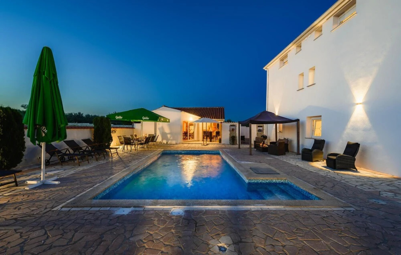 Awesome Home in Valtursko Polje With Wifi and 12 Bedrooms