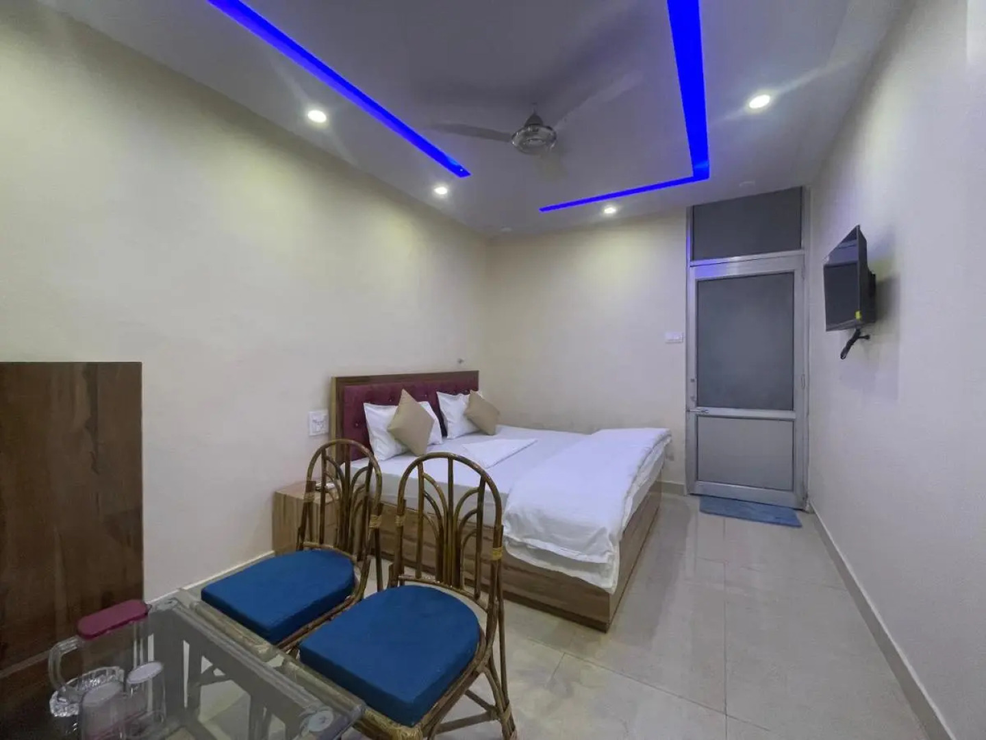 Karwaan by the Ganges