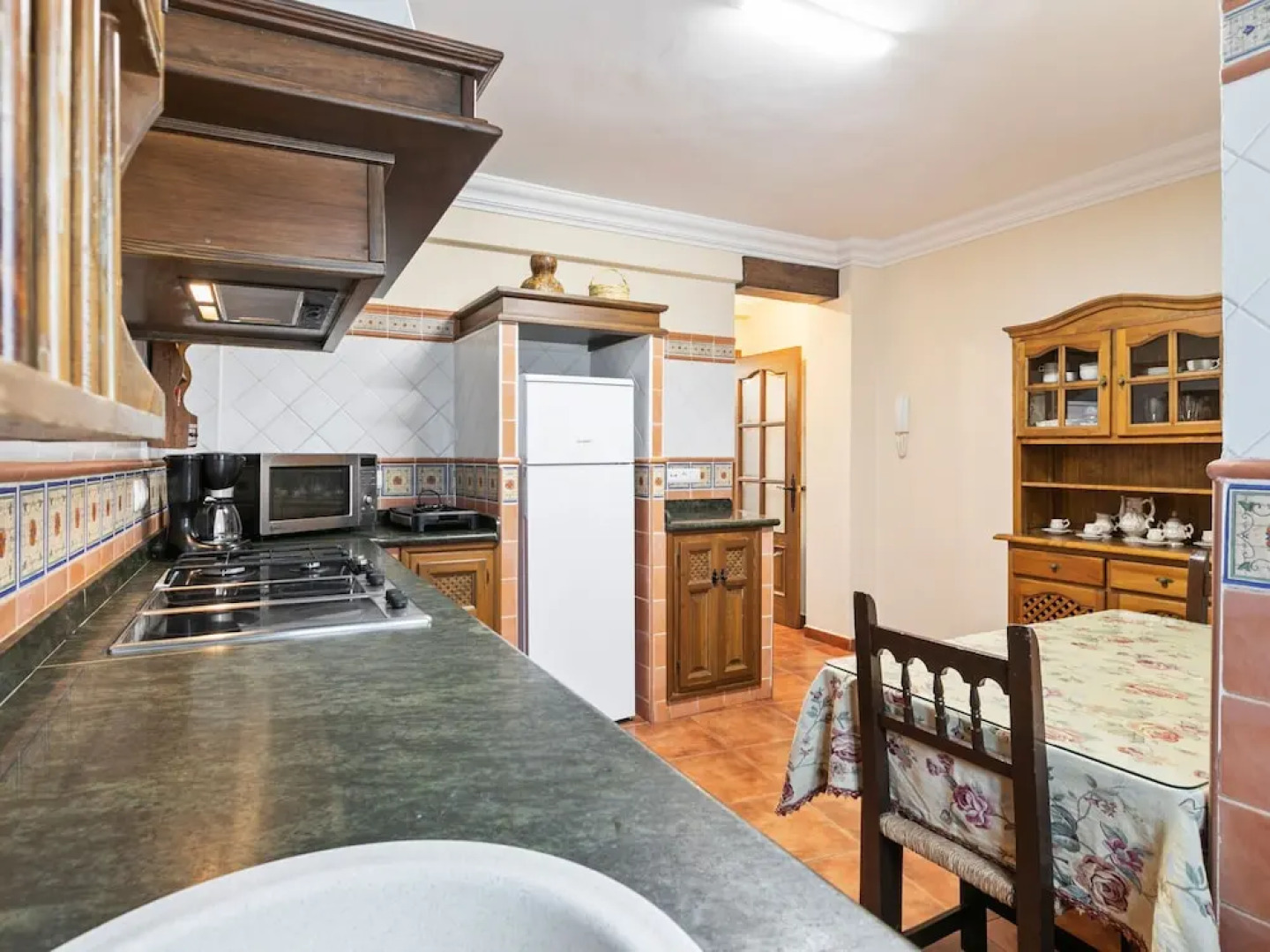 Voguish Holiday Home in Arriate With Terrace