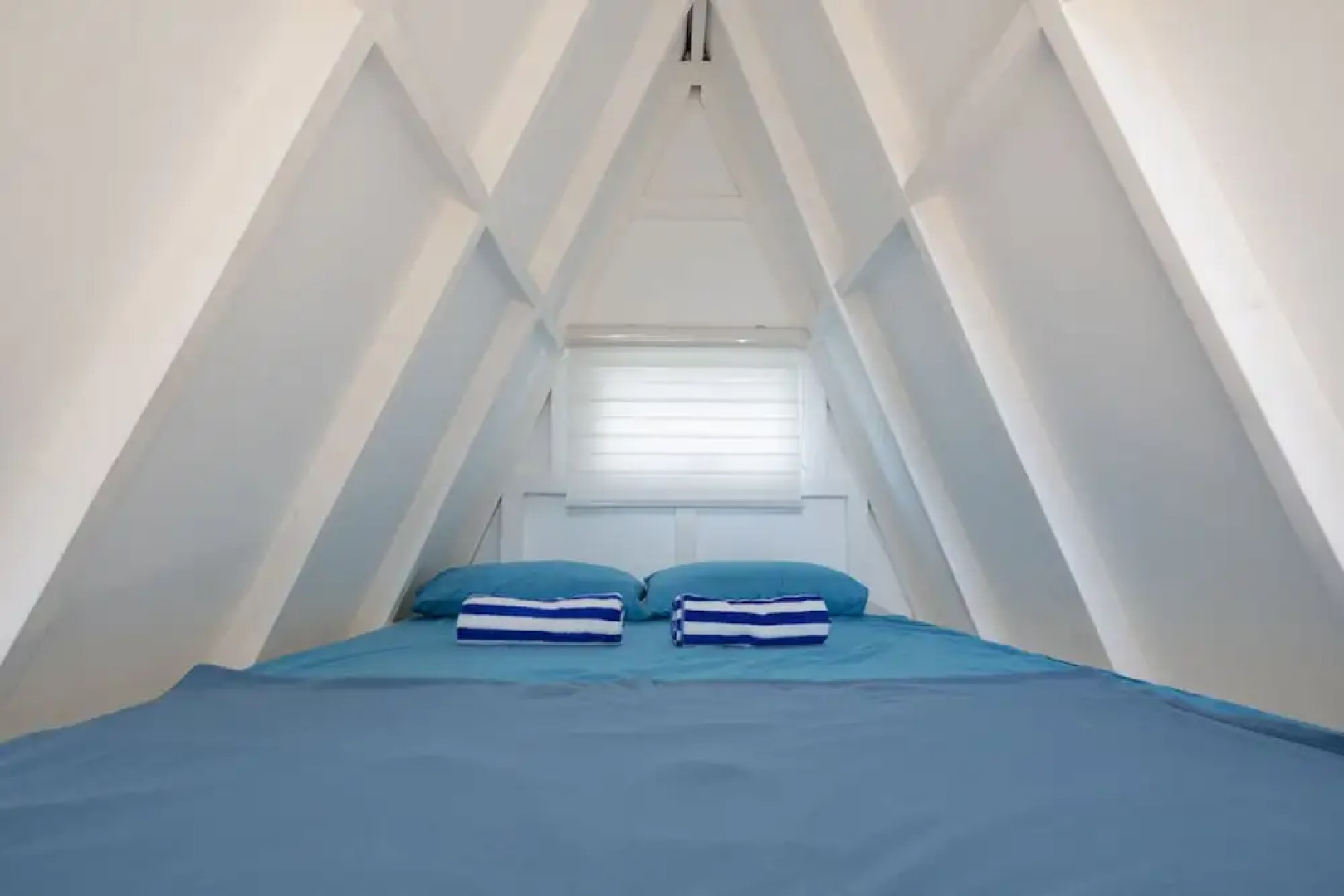 Costas De Liwa Bar & Beach Resort