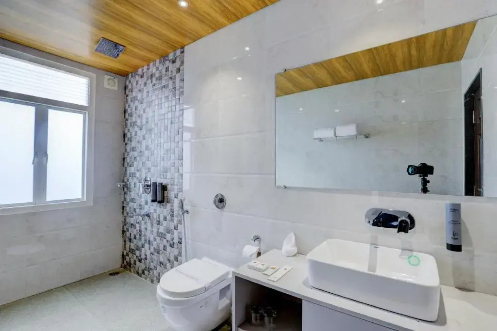 Myspace Banari Residency