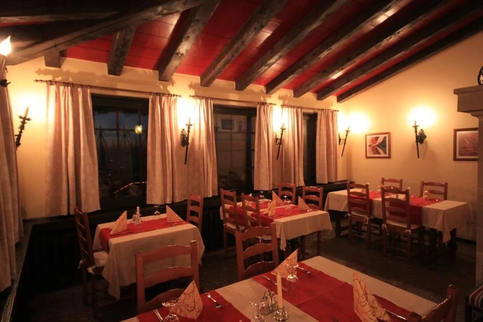 Le Coucou Hotel & Restaurant