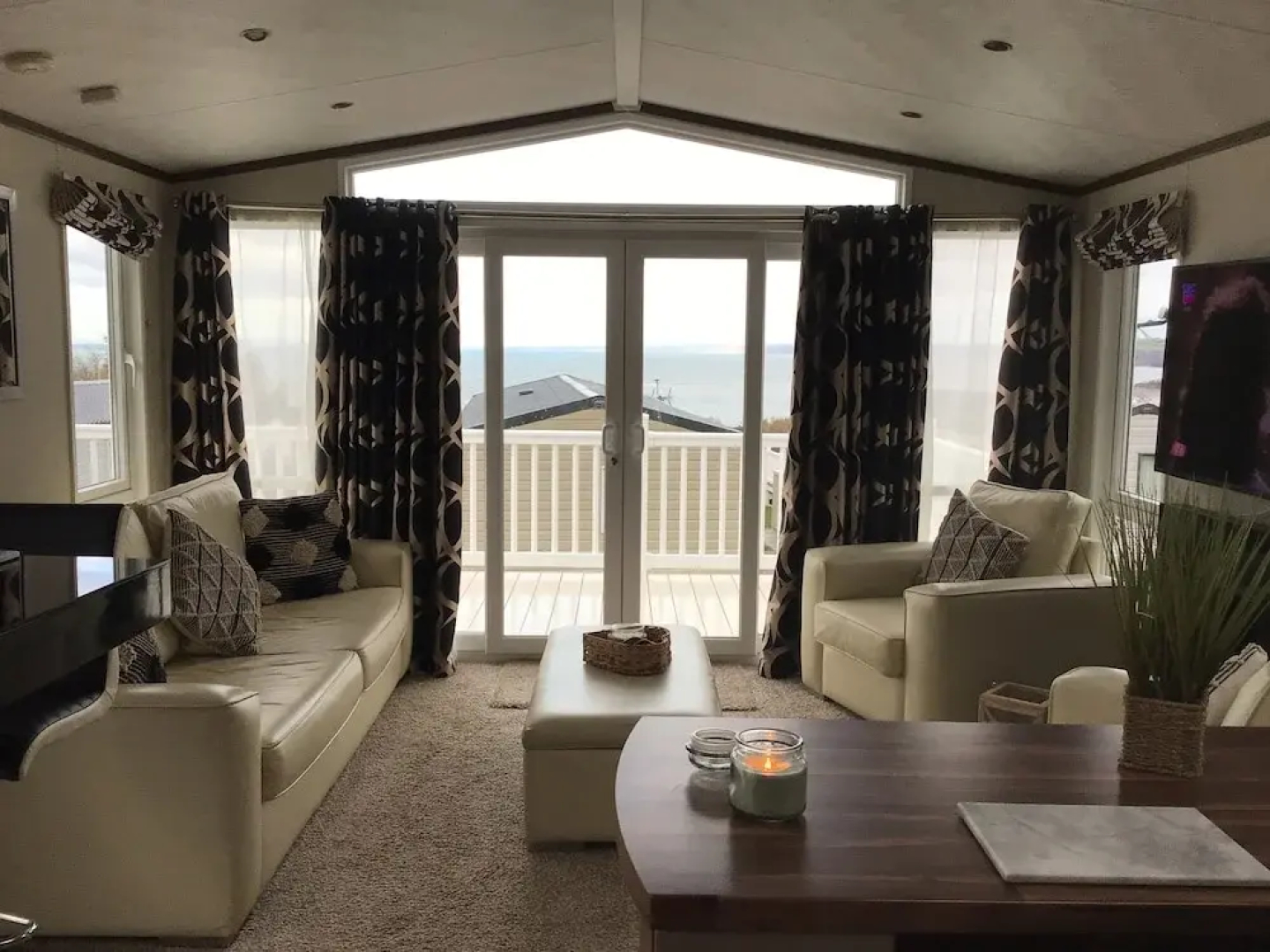 Newquay Haven Caravan 42x14 With Ocean Views