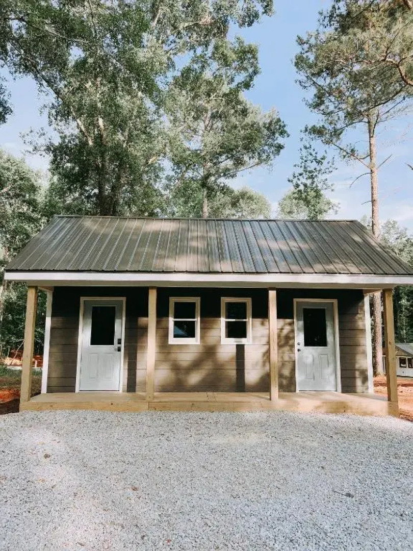 Adorable Studio Style Cabin Located Minutes From Lake Hartwell Cabin #4