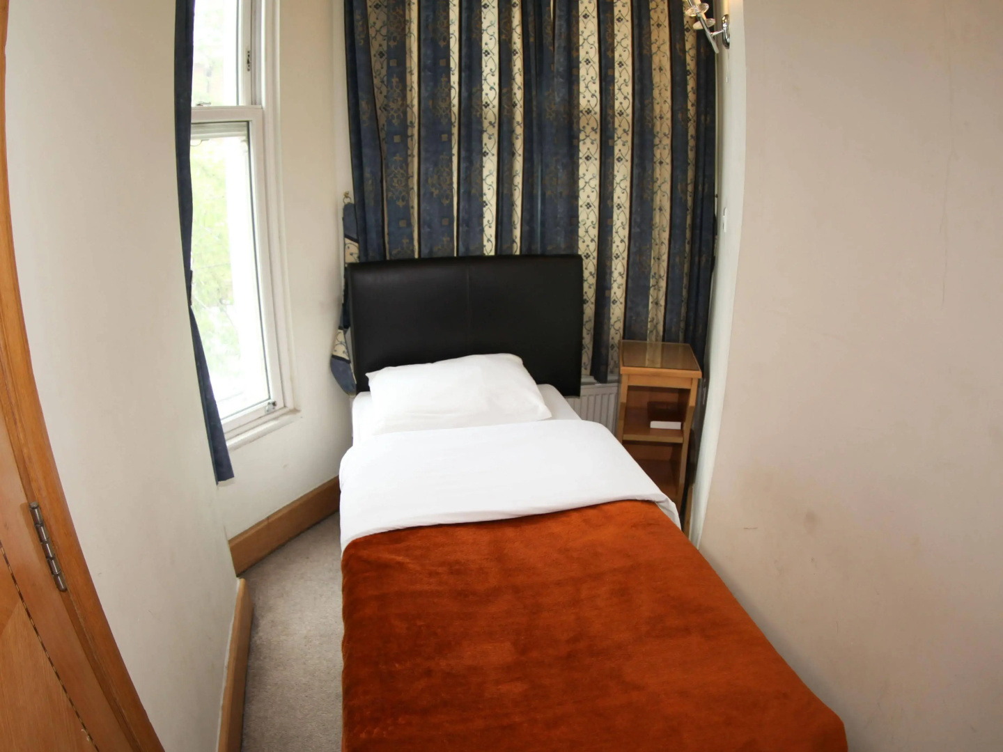 Holland Inn Hotel
