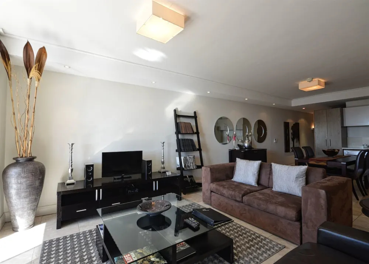 Canal Quays Luxury Apartments