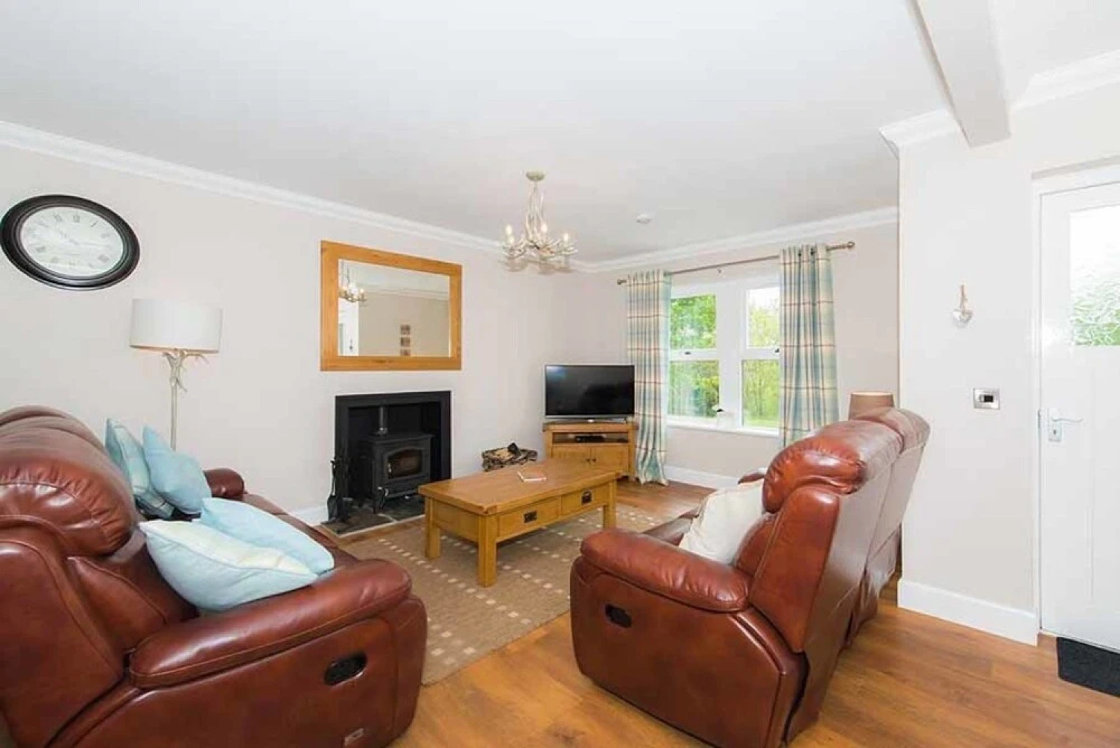 Maple Cottage With Hot Tub Near Cupar, Fife