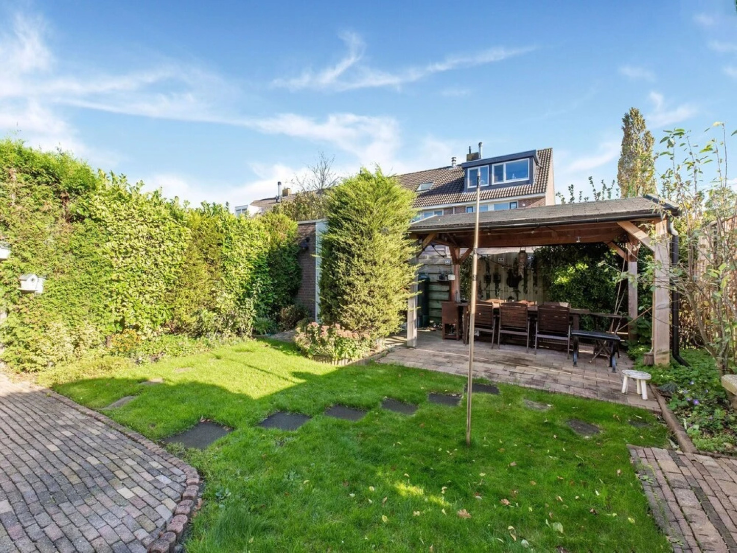 Modern Holiday Home in Monnickendam With Roofed Terrace