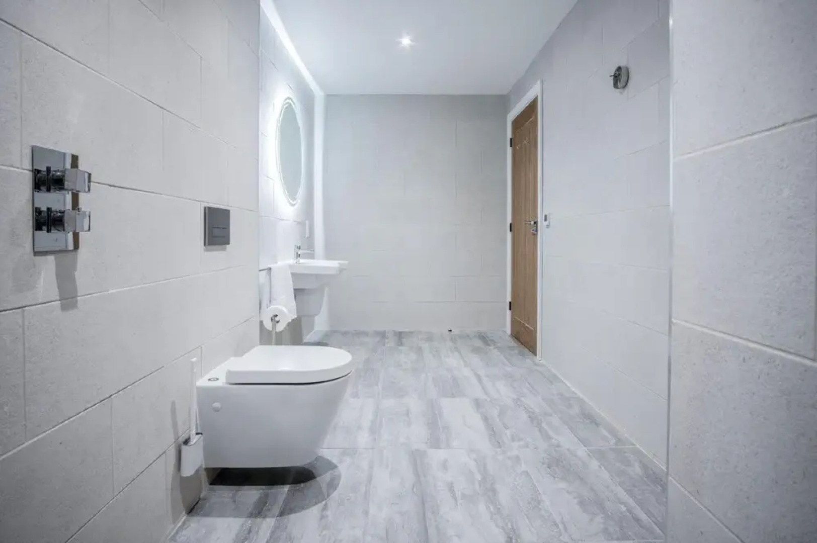 Suite 8 - Sleeping Giant Hotel - PEN Y CAE Inn