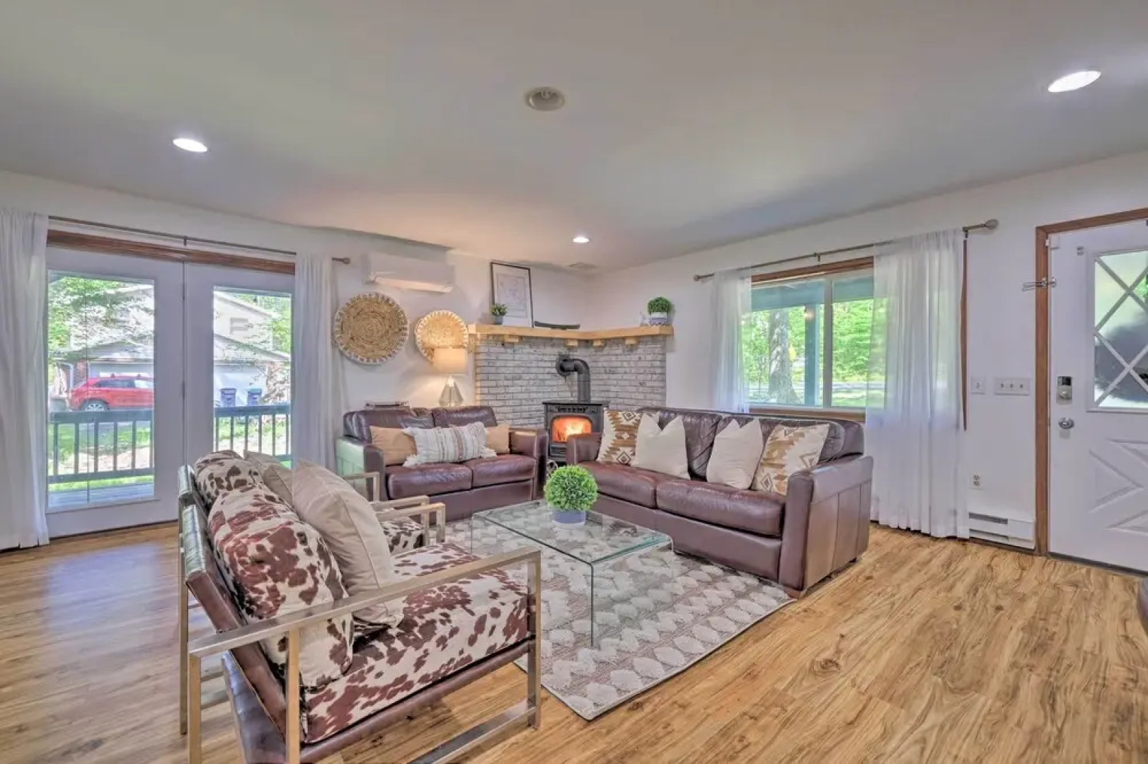 Tobyhanna Home w/ Hot Tub, Fire Pit, Deck + Grill!