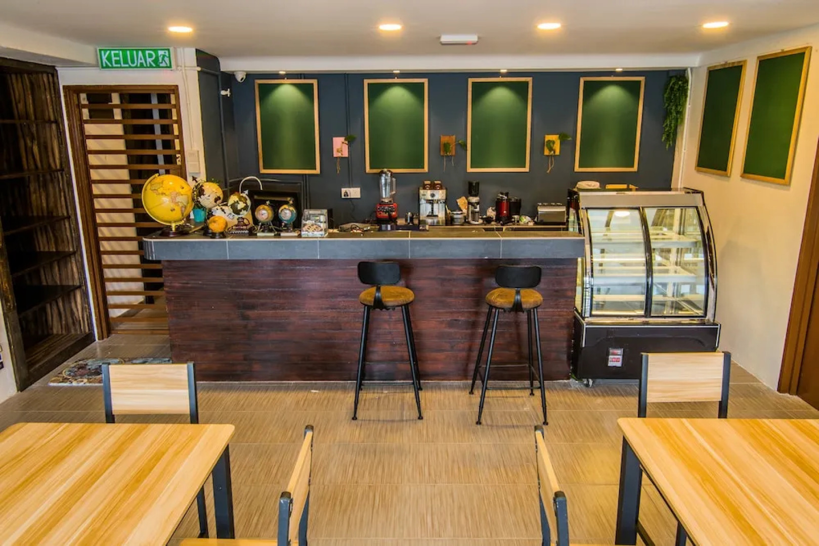 Traveller Bunker Hostel 1