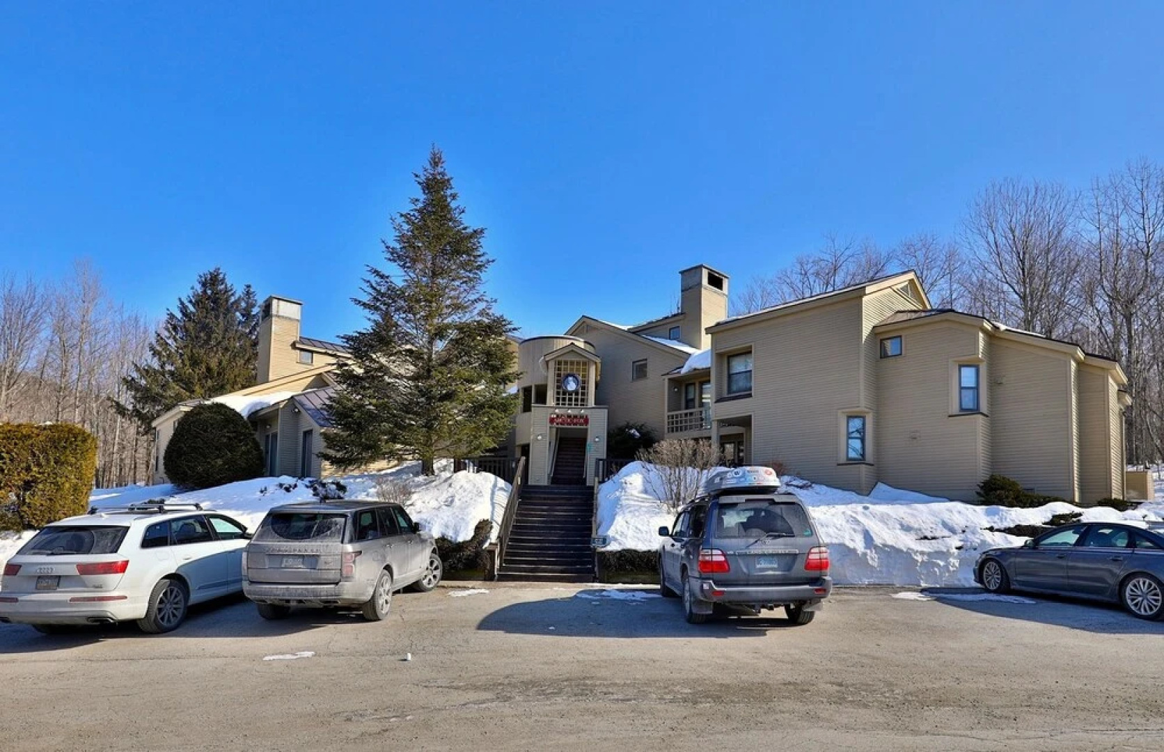 Skiers! Fox Hollow 2br/2ba Condo. Across From Pico, Minutes To Killington 2 Bedroom Condo