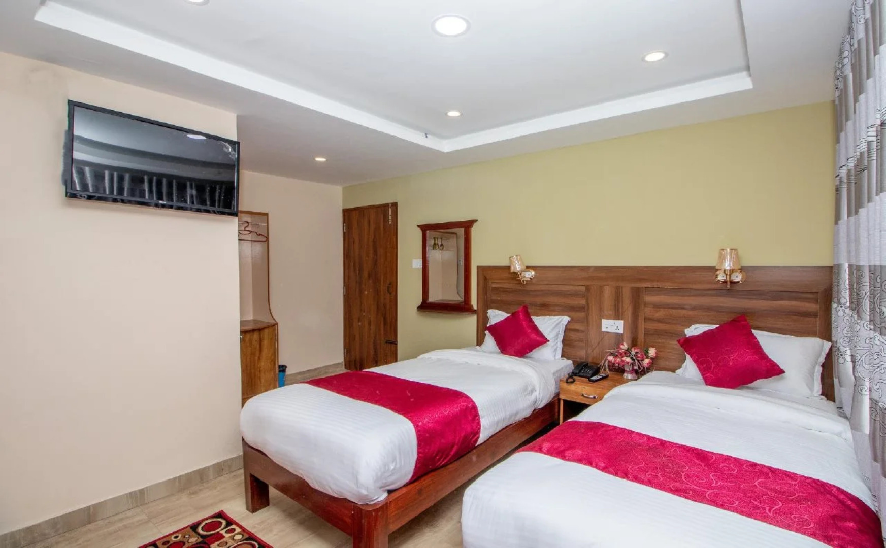 OYO 249 Hotel Royal Image
