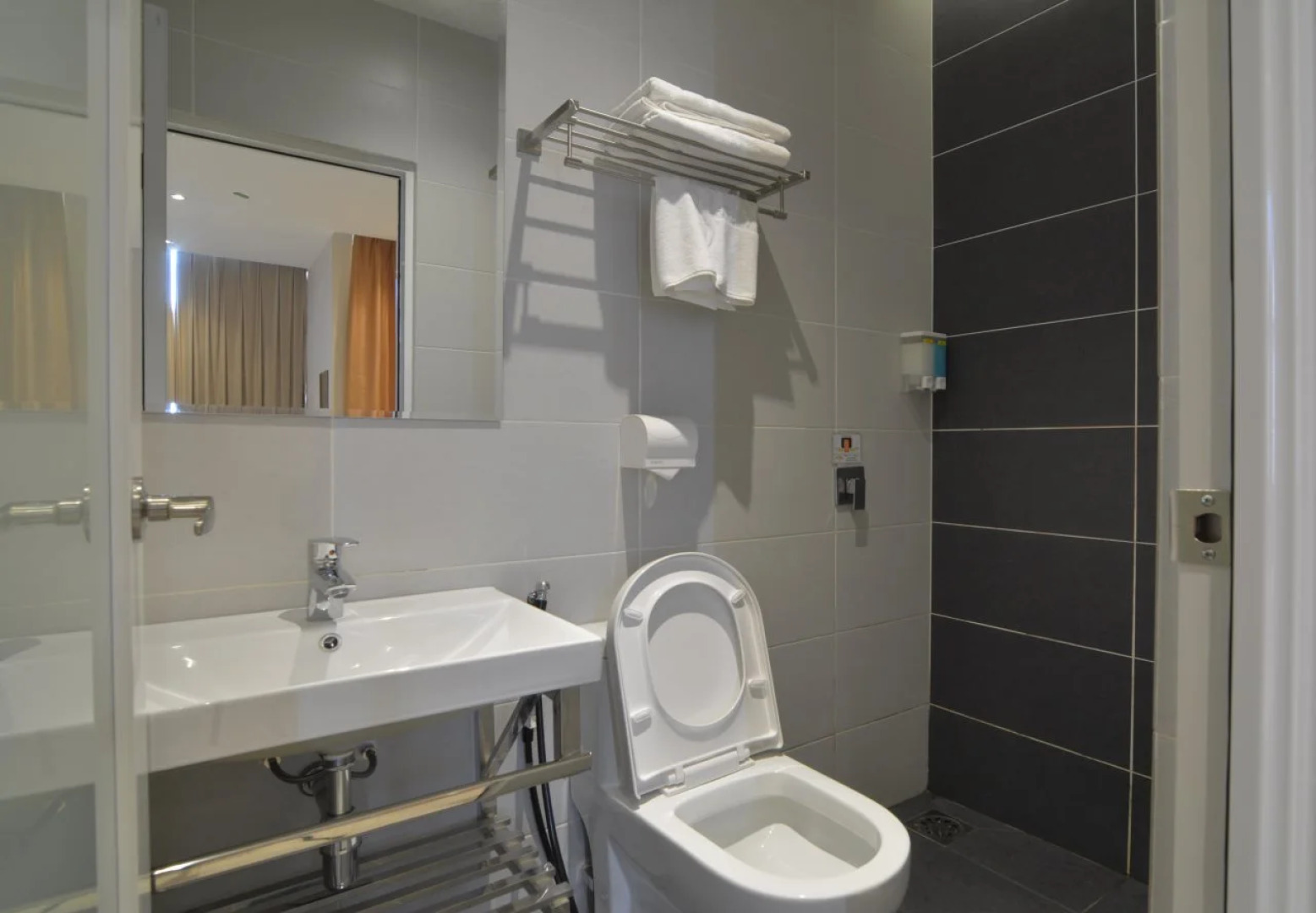 Sri Enstek Hotel - KLIA