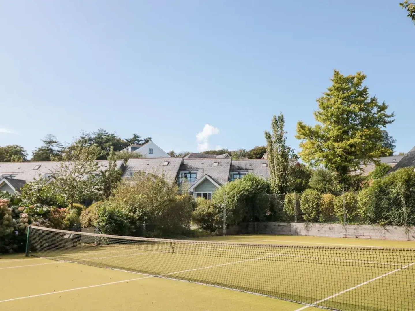 5 Court Cottage, Hillfield Village