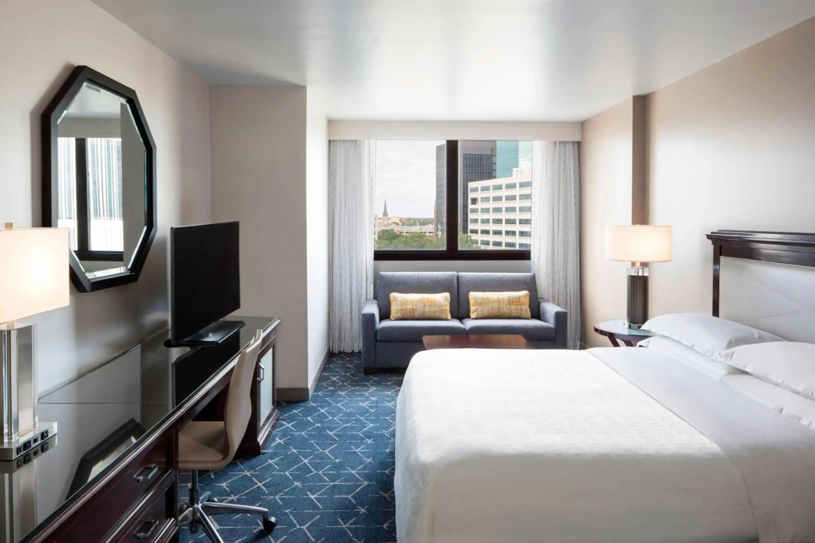 Sheraton Norfolk Waterside Hotel