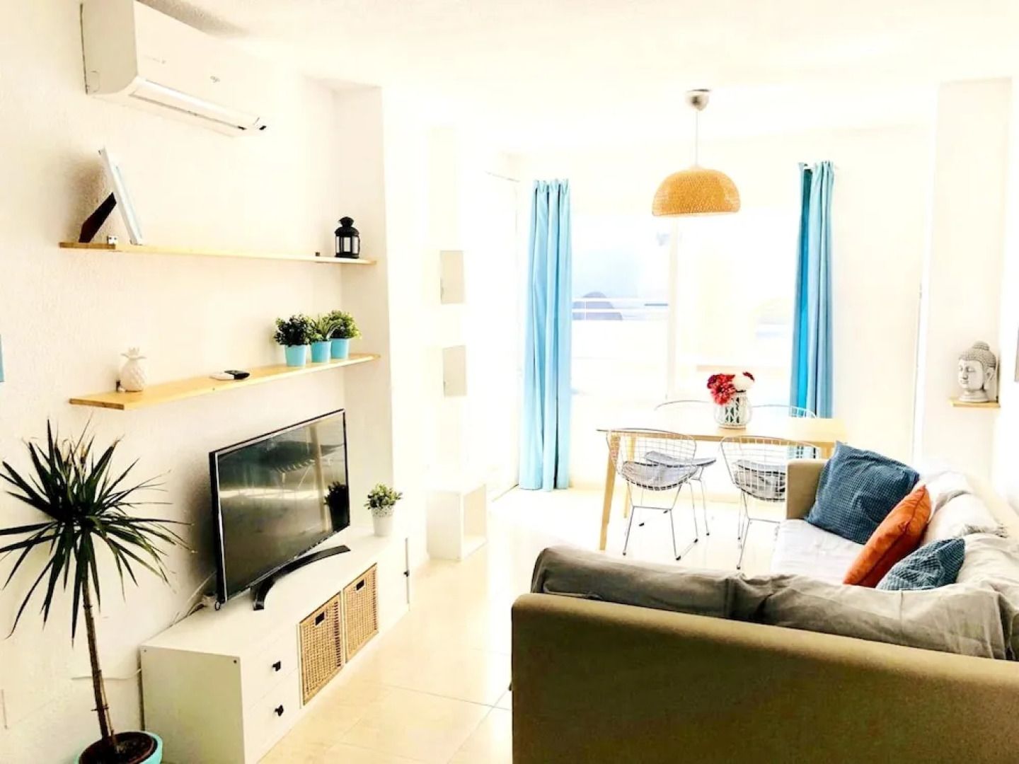 Apartment With one Bedroom in Torre de Benagalbón, With Wonderful sea View, Furnished Terrace and Wifi - Near the Beach