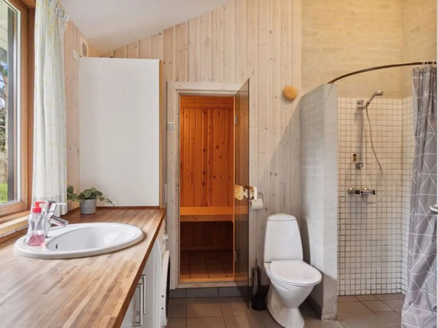 "Wilgrib" - 400m from the sea in Sealand