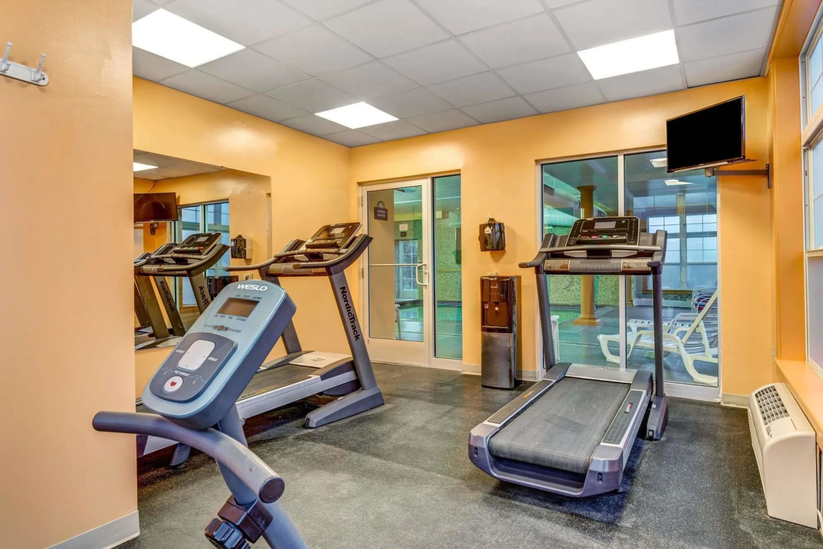 Spark by Hilton Portland Airport Maine Mall